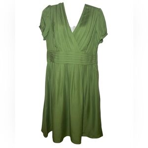 Banana Republic Pear Green Dress sz 12 Pet